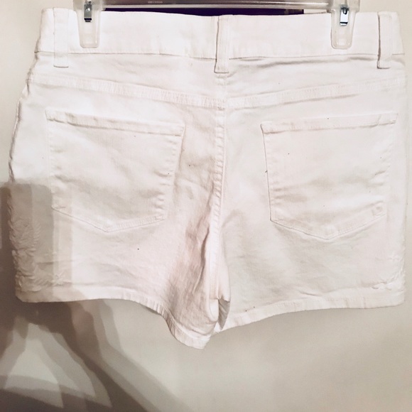 Multi-Color Top & Front-Laced Boyfriend Shorts Set - Picture 6 of 8